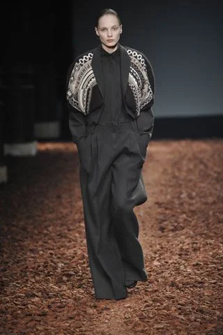 Look 15